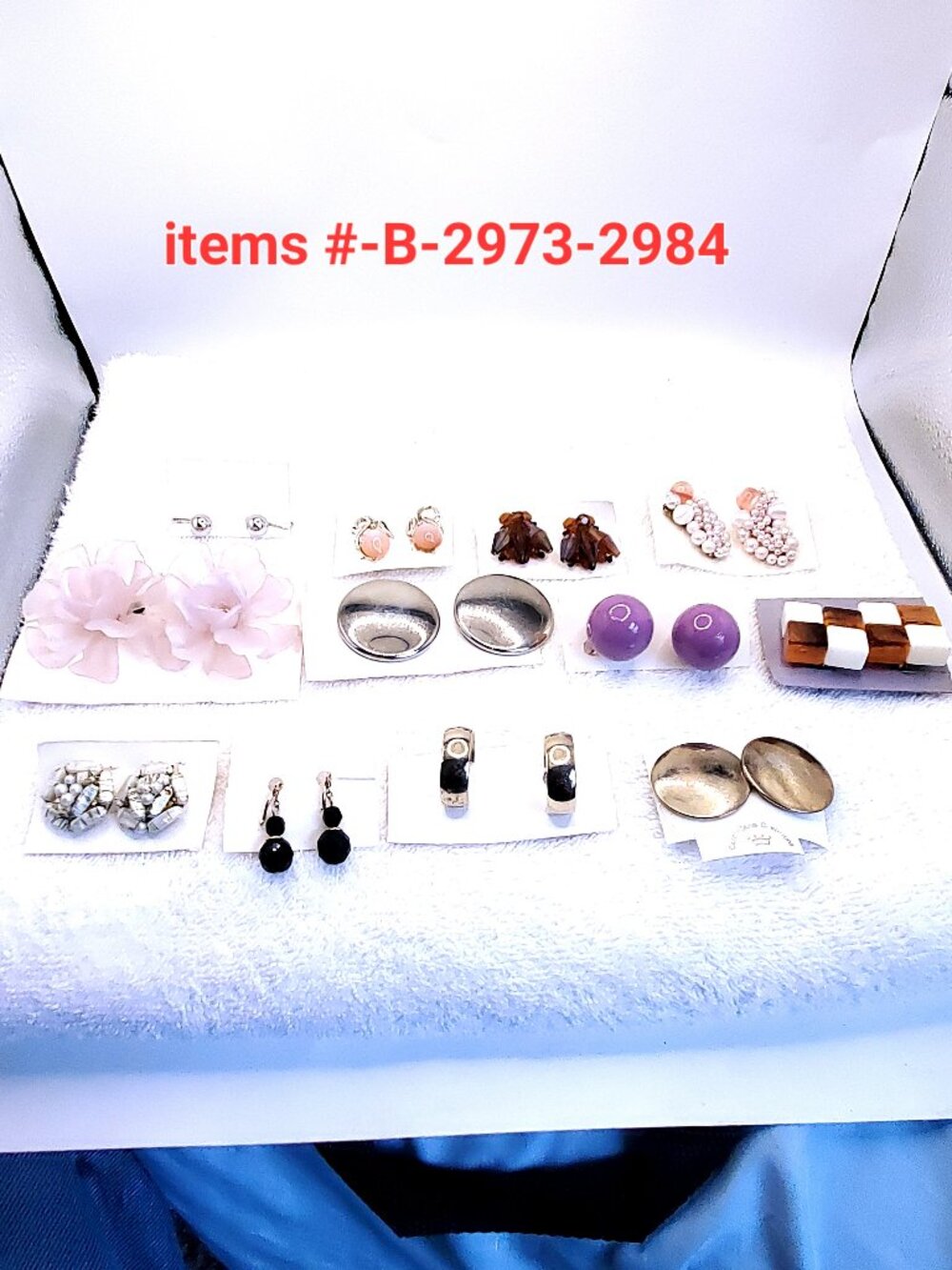 12 Vintage Pair of clip on Earrings, items #B-2973-2984,. wt. @ 118 grams.
